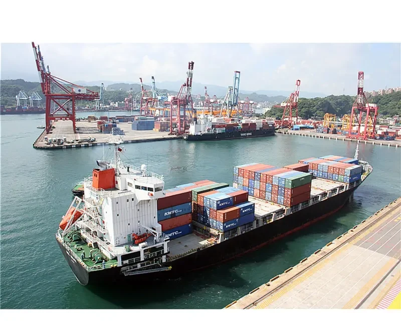 HONGKONG VOYAGER Container Ship IMO 9402500 photo 4