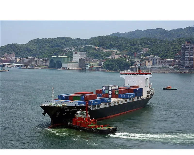 HONGKONG VOYAGER Container Ship IMO 9402500 photo 6