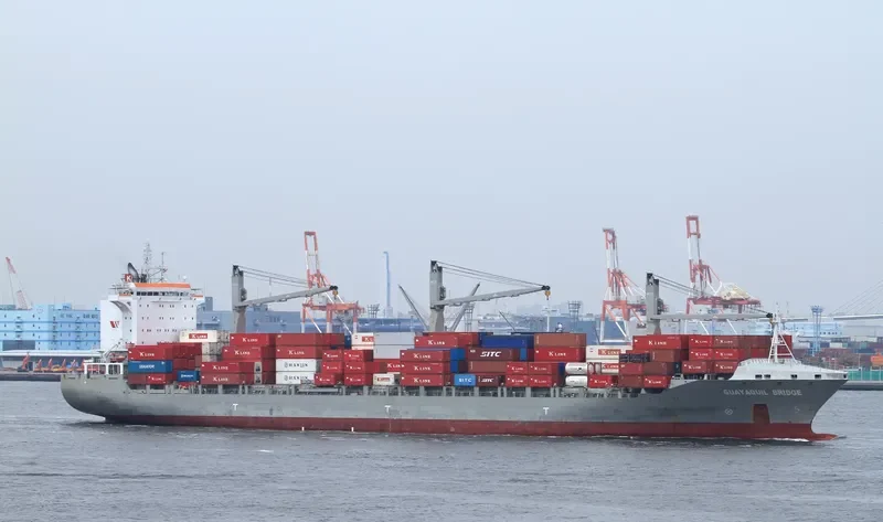 SEASPAN GUAYAQUIL Container Ship IMO 9402641 photo 7