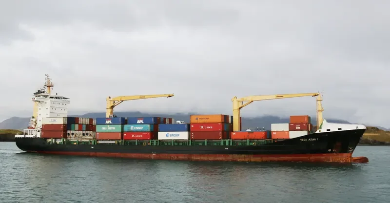 VEGA AZURIT Container Ship IMO 9403437 photo 2