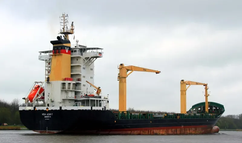 VEGA AZURIT Container Ship IMO 9403437 photo 9