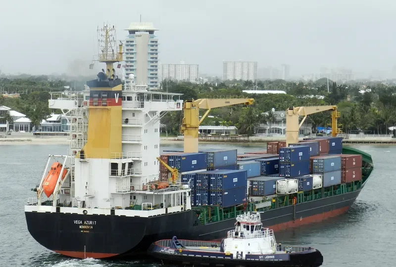 VEGA AZURIT Container Ship IMO 9403437 photo 10