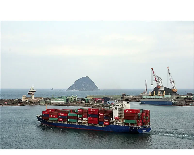LANTAU BEE Container Ship IMO 9404730 photo 2