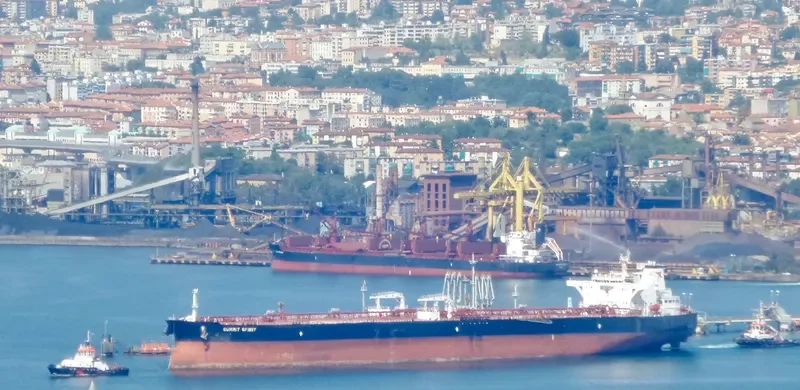 SUMMIT SPIRIT Tanker IMO 9404833 photo 3