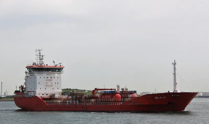 MED ARCTIC Tanker IMO 9410545 photo 4