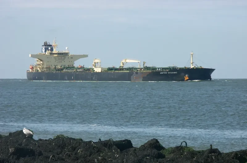 DELTA MED Tanker IMO 9412309 photo 7
