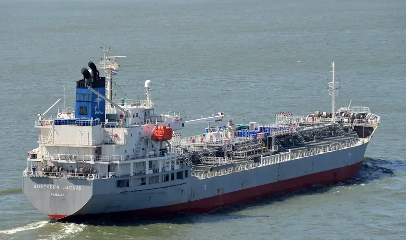 SOUTHERN JAGUAR Tanker IMO 9416111 photo 2