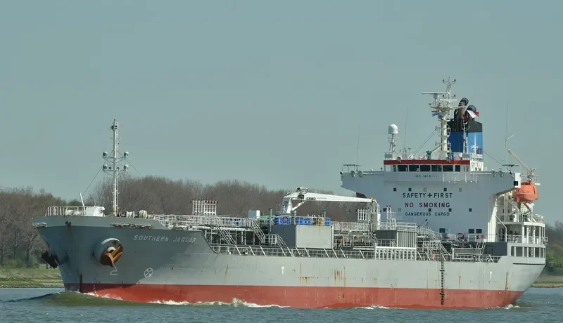 SOUTHERN JAGUAR Tanker IMO 9416111 photo 4