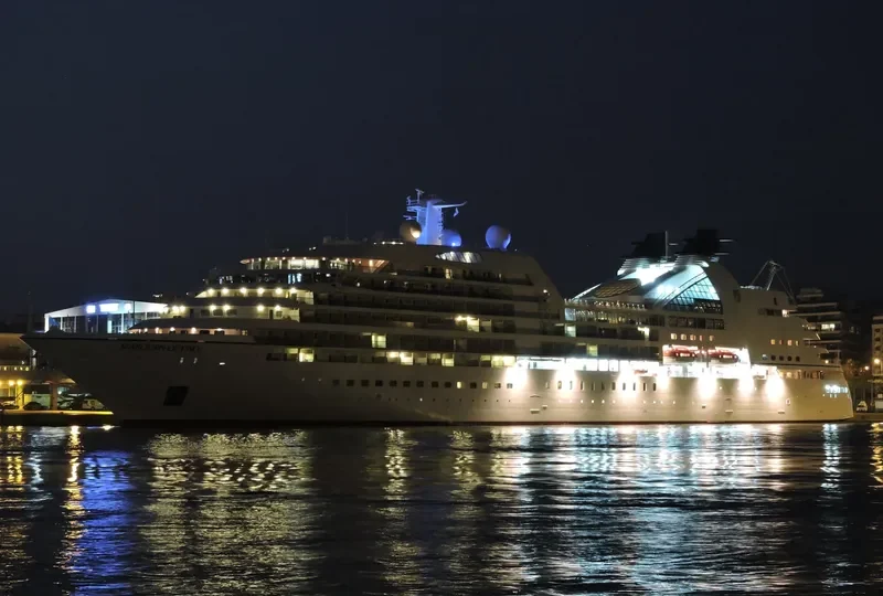 SEABOURN ODYSSEY Passenger Ship IMO 9417086 photo 2
