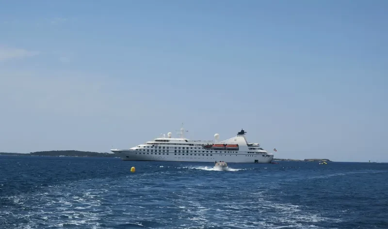 SEABOURN ODYSSEY Passenger Ship IMO 9417086 photo 7