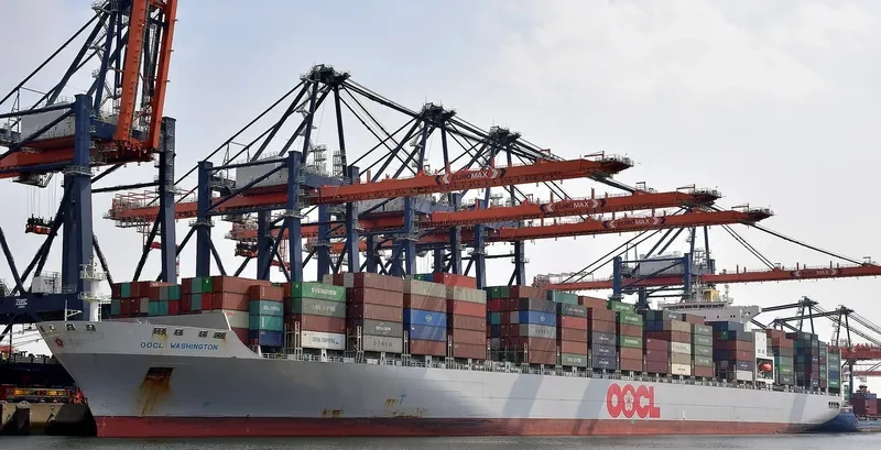 OOCL WASHINGTON Container Ship IMO 9417256 photo 5