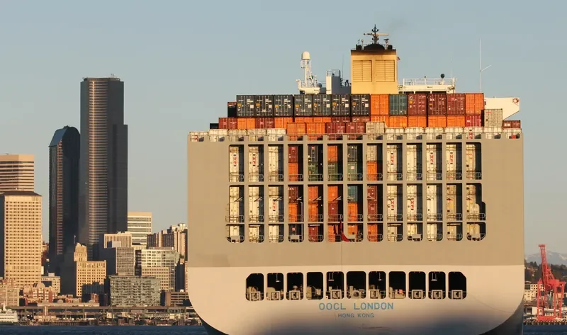 OOCL LONDON Container Ship IMO 9417268 photo 5