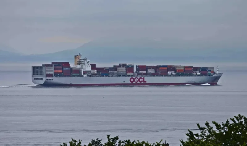 OOCL LONDON Container Ship IMO 9417268 photo 6