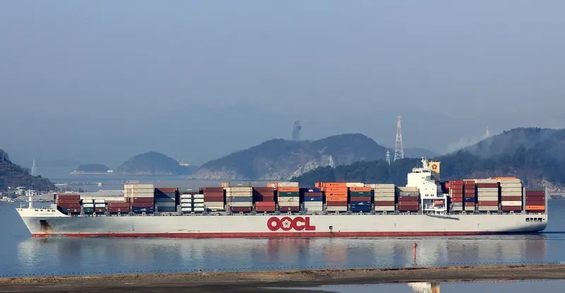 OOCL LUXEMBOURG Container Ship IMO 9417270 photo 4