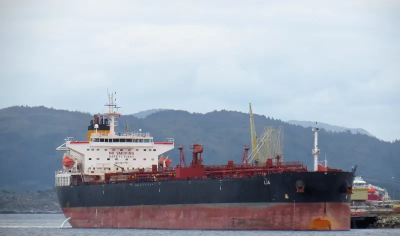 LIA Tanker IMO 9417751 photo 7