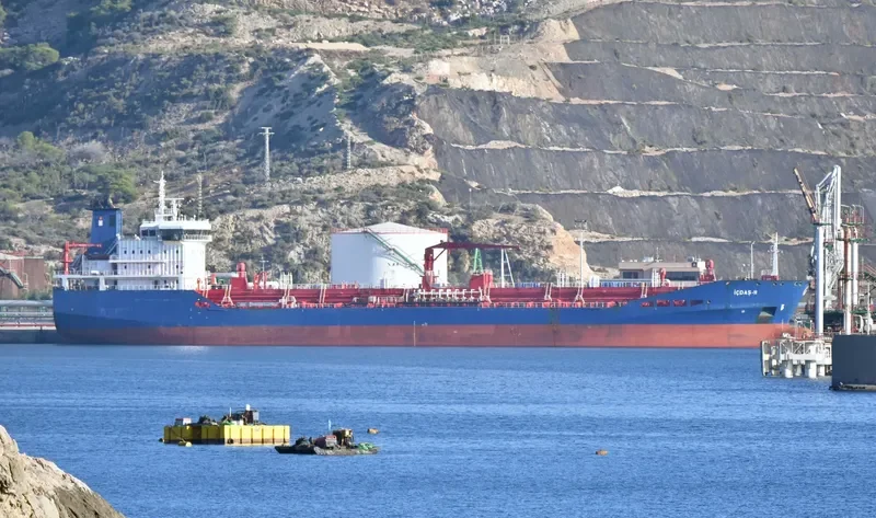 QIKIQTAALUK W Tanker IMO 9421221