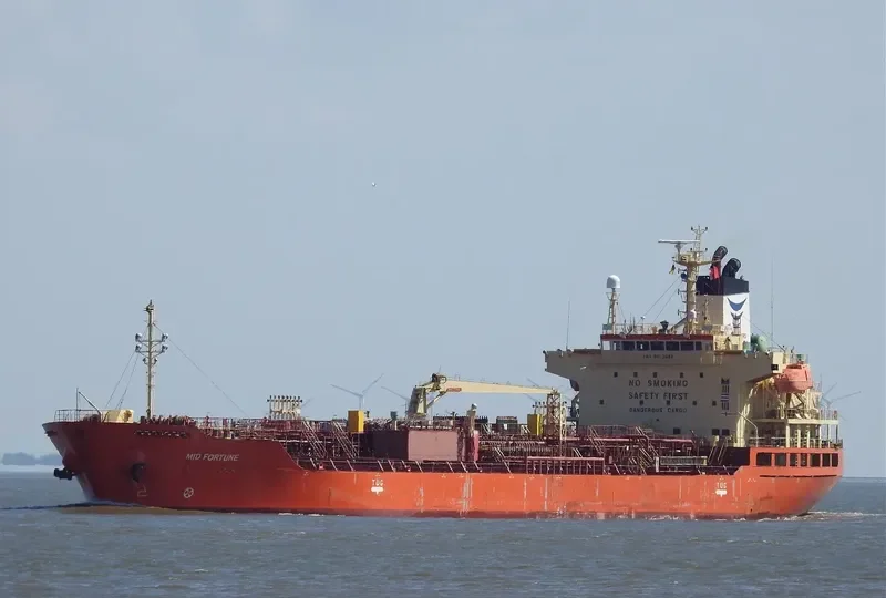 PVT AZURA Tanker IMO 9423683 photo 4