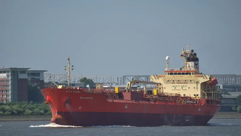 PVT AZURA Tanker IMO 9423683 photo 8