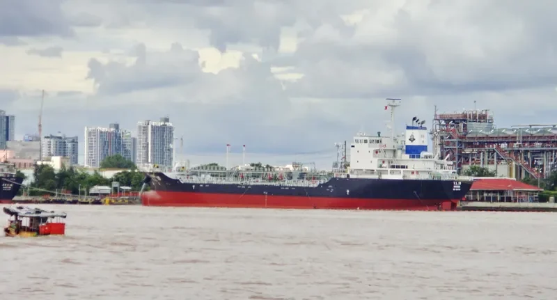 V.L.19 Tanker IMO 9424704 photo 3