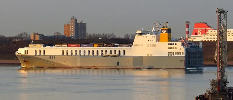 AMANDINE Ro-Ro IMO 9424871 photo 2
