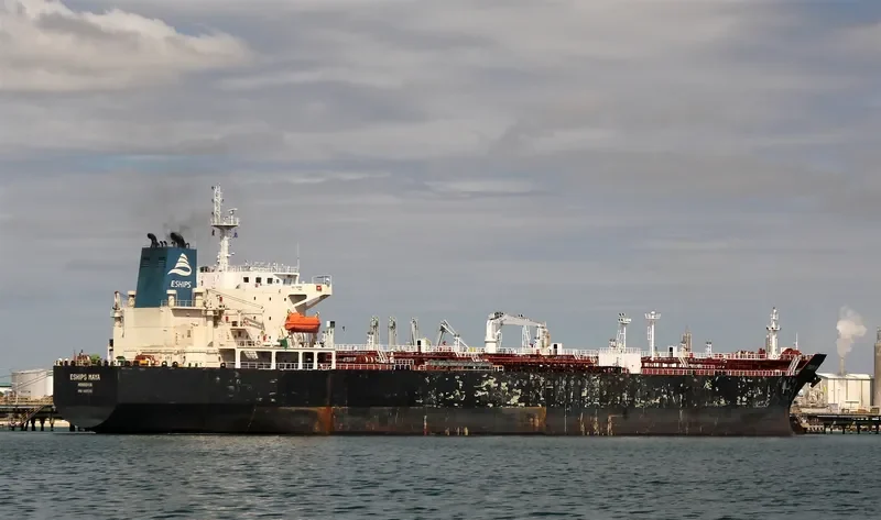 UACC RAS TANURA Tanker IMO 9425318 photo 5