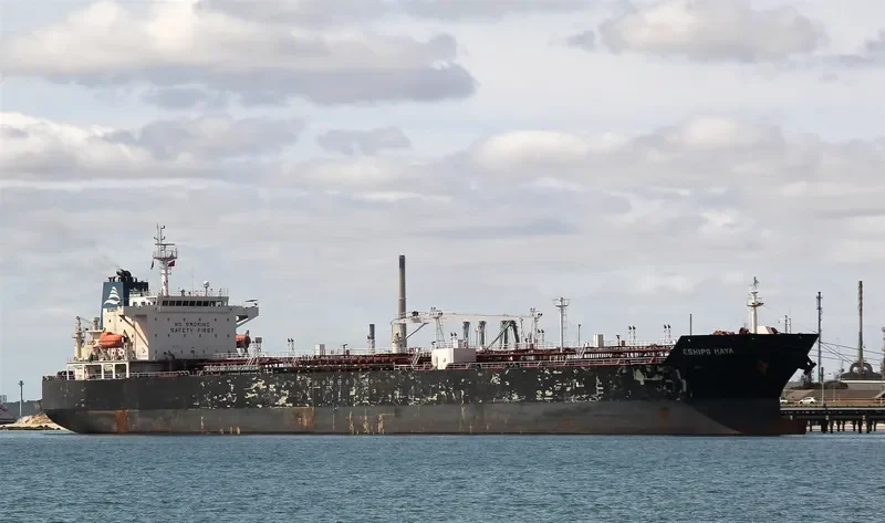 UACC RAS TANURA Tanker IMO 9425318 photo 6