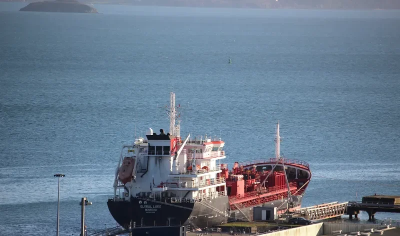 GLOBAL LAKE Tanker IMO 9427469 photo 2