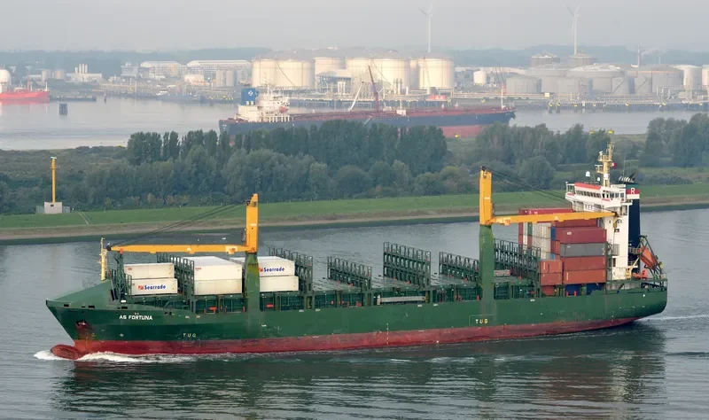 HOBART Container Ship IMO 9428322 photo 6