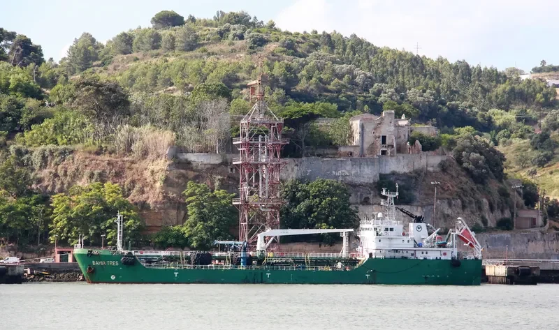 BAHIA TRES Tanker IMO 9428671 photo 4