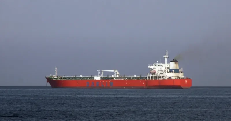 SM NAVIGATOR Tanker IMO 9428841 photo 5