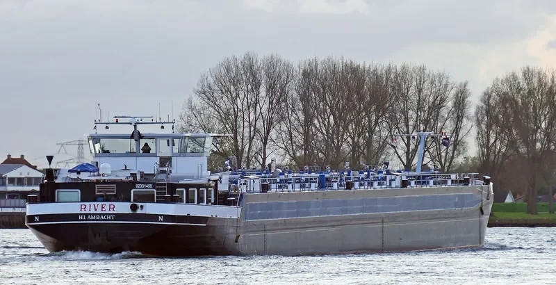 RIVER Tanker IMO 9432024 photo 2