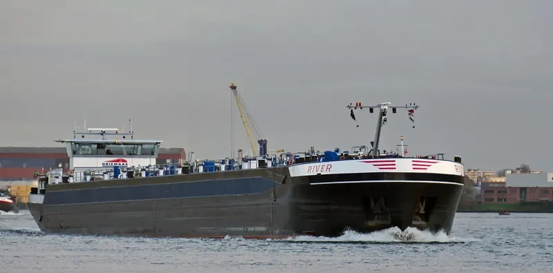 RIVER Tanker IMO 9432024 photo 5