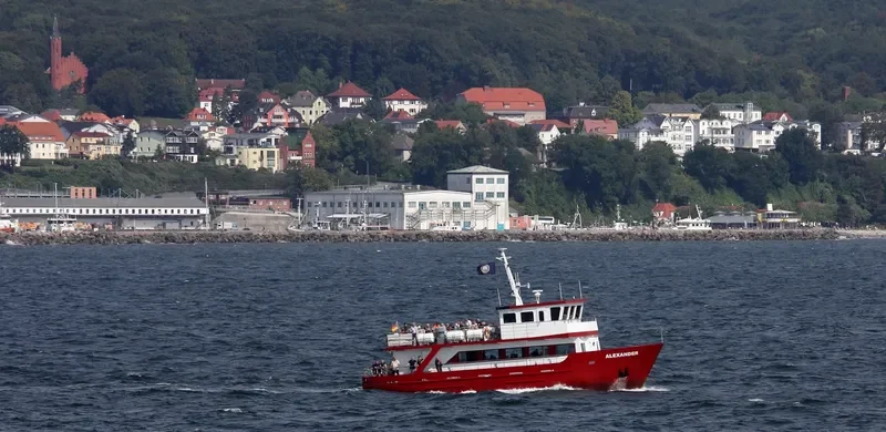 ALEXANDER Passenger Ship IMO 9432878 photo 3