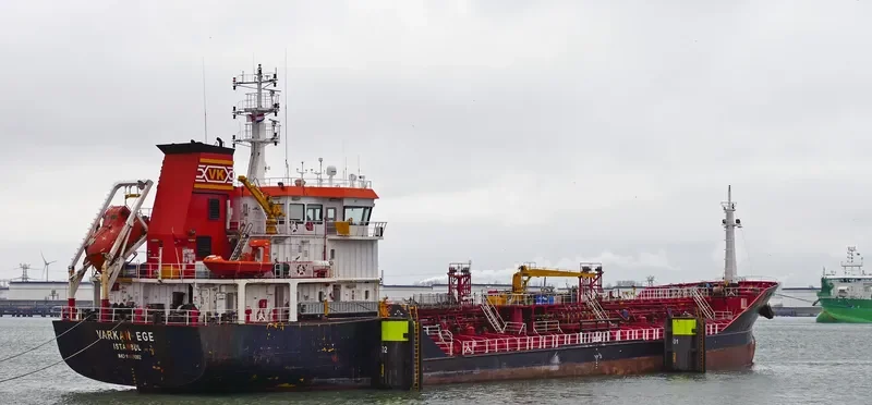 VARKAN EGE Tanker IMO 9433092 photo 4