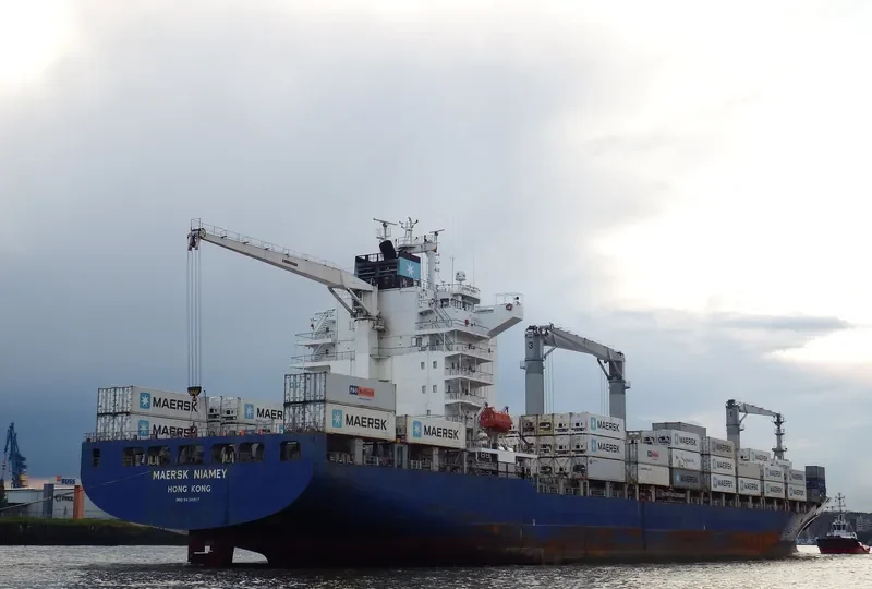 MAERSK NIAMEY Container Ship IMO 9434917 photo 9