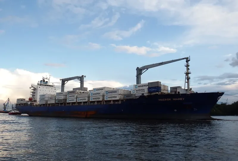 MAERSK NIAMEY Container Ship IMO 9434917 photo 10