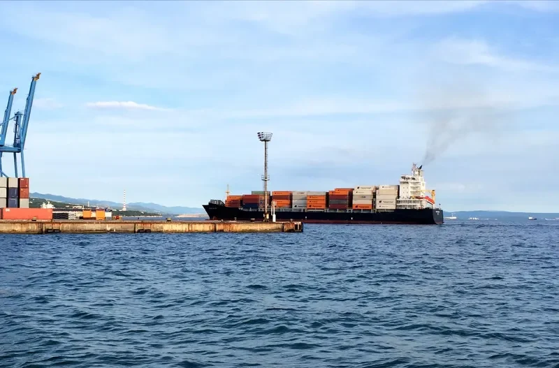 WARNOW BELUGA Container Ship IMO 9437127 photo 9