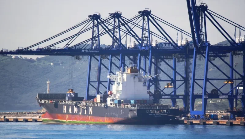 EXPRESS FRANCE Container Ship IMO 9443035 photo 6