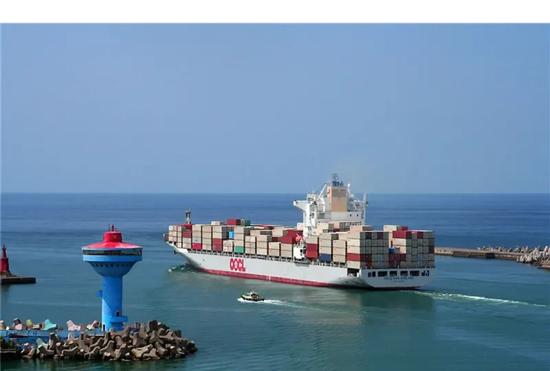 OOCL NEW ZEALAND Container Ship IMO 9445514 photo 3