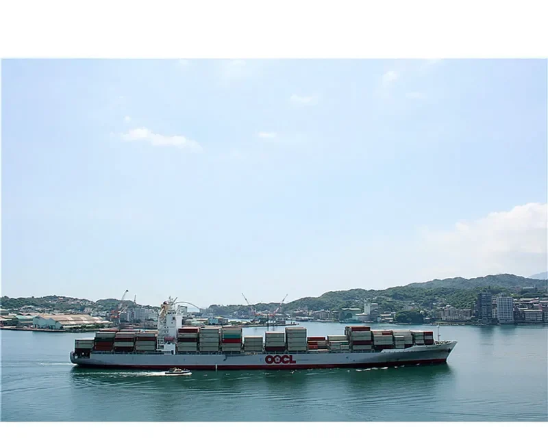 OOCL DALIAN Container Ship IMO 9445526 photo 4