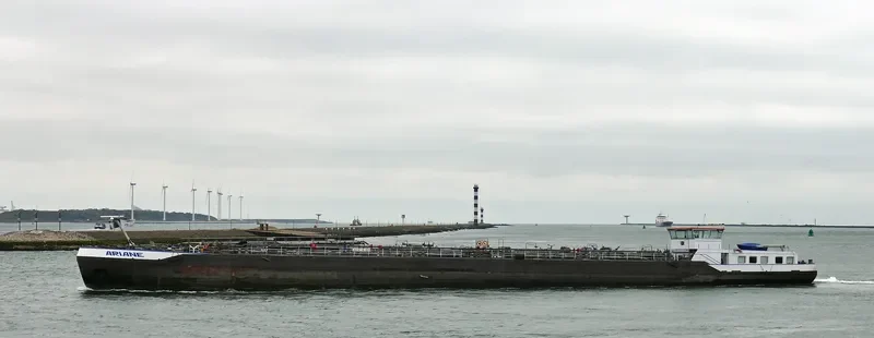 ARIANE Tanker IMO 9445813 photo 3