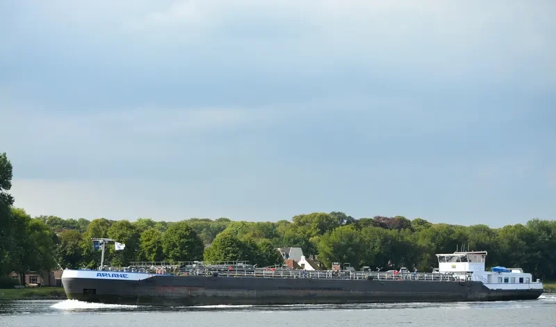ARIANE Tanker IMO 9445813 photo 4