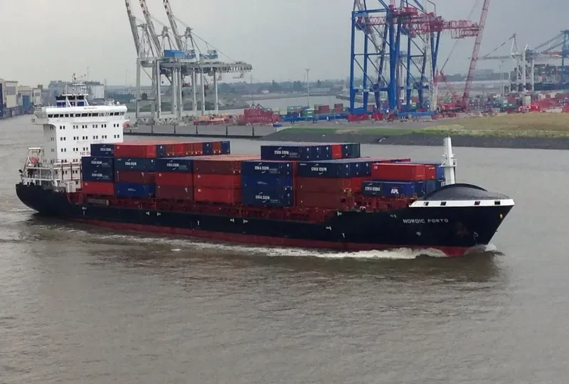 BEATRIZ B Container Ship IMO 9448671 photo 9