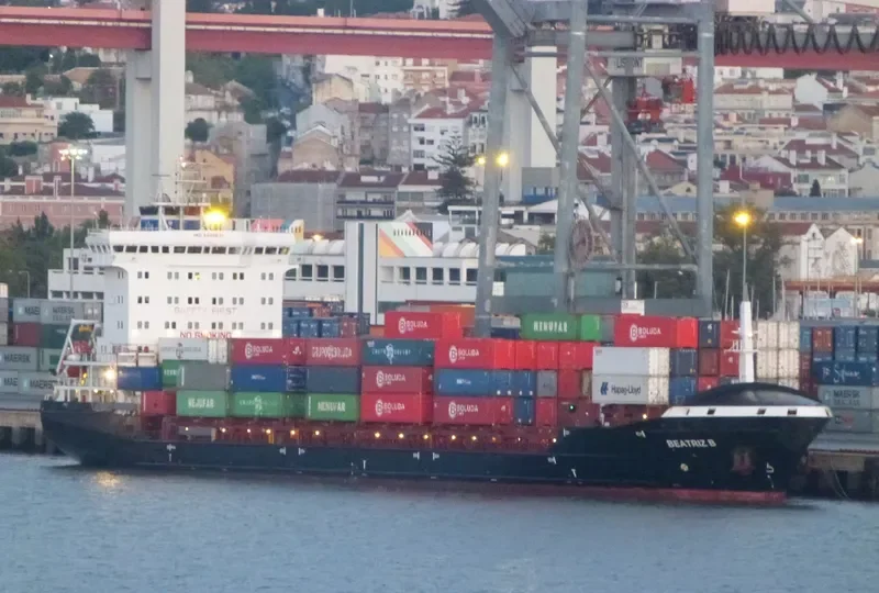 BEATRIZ B Container Ship IMO 9448671 photo 12