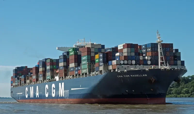 CMA CGM MAGELLAN Container Ship IMO 9454424 photo 4