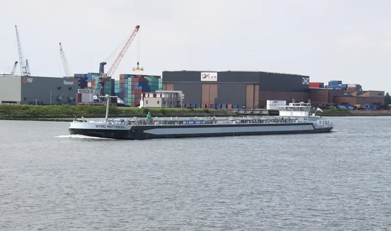 LUANA Tanker IMO 9455351 photo 4