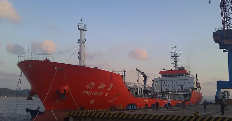 DING HENG 3 Tanker IMO 9457048 photo 2