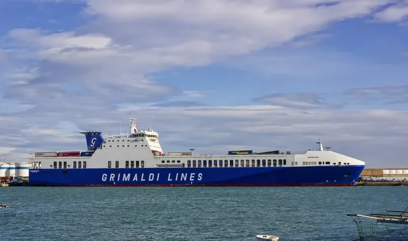 EUROCARGO SAVONA Ro-Ro IMO 9457191 photo 2