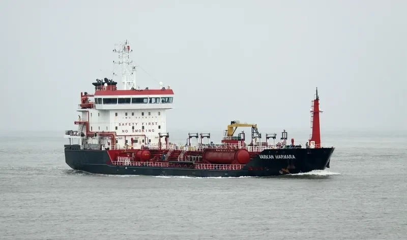VARKAN MARMARA Tanker IMO 9458145 photo 2