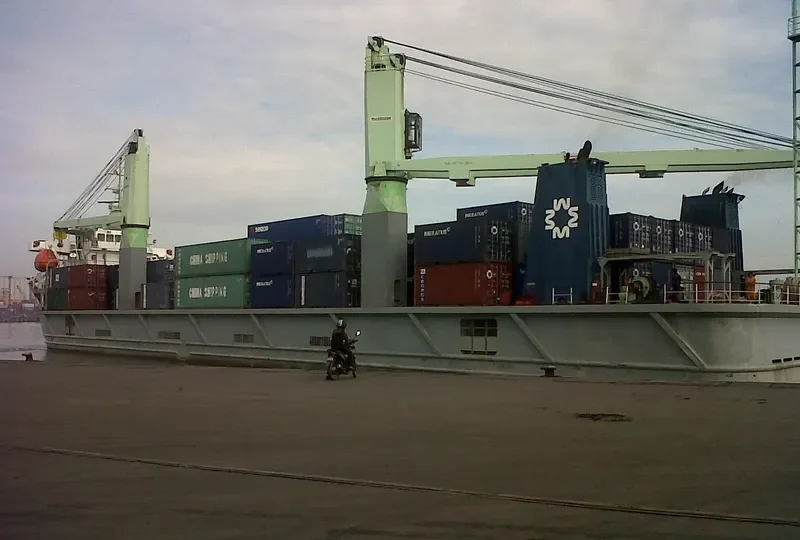 MERATUS BARITO Container Ship IMO 9458547